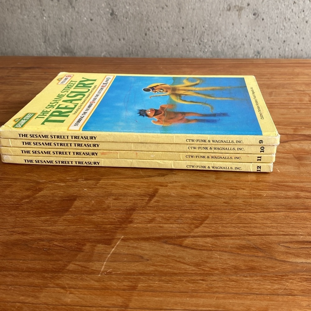 Vintage Sesame Street Hardcovers Volume 9,10,11,12 - Picture 4 of 14